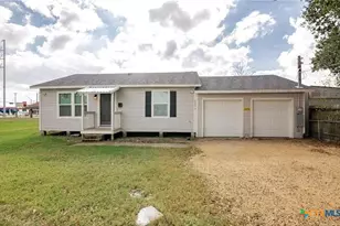 2003 Woodlawn St, Victoria, TX 77901 - Photo 1
