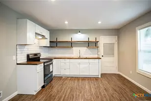 2003 Woodlawn St, Victoria, TX 77901 - Photo 5