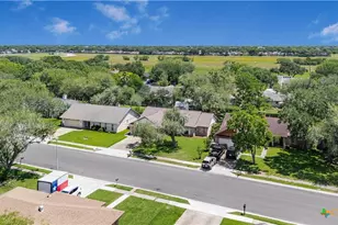 306 Beechwood Dr, Victoria, TX 77901 - Photo 35