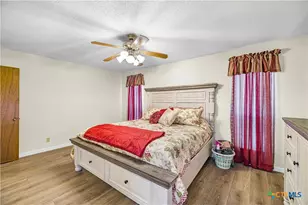 306 Beechwood Dr, Victoria, TX 77901 - Photo 11
