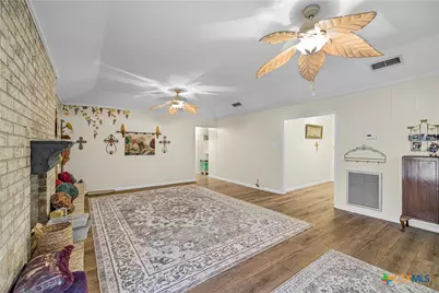 306 Beechwood Drive, Victoria, TX 77901 - Photo 5