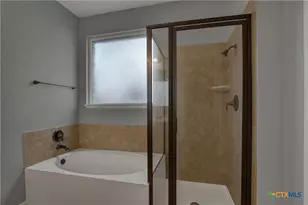 240 Oak Creek Way, New Braunfels, TX 78130 - Photo 5
