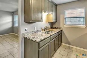 3205 Gayle St, Victoria, TX 77901 - Photo 9