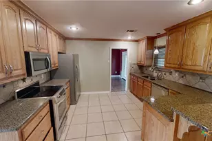 924 Holly St, Copperas Cove, TX 76522 - Photo 7