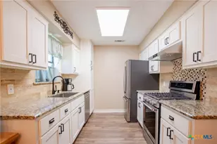 416 Roanoke Dr, Victoria, TX 77904 - Photo 7