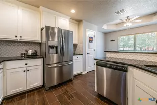 1421 Cottonwood Rd, Fischer, TX 78623 - Photo 7