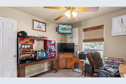 909 Queens Drive, New Braunfels, TX 78130 - Photo 25