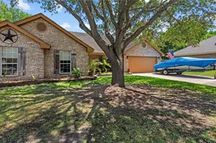 909 Queens Dr, New Braunfels, TX 78130 - Photo 39