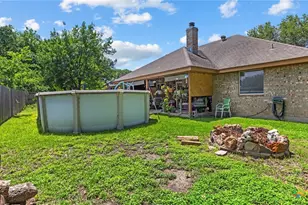 909 Queens Dr, New Braunfels, TX 78130 - Photo 33