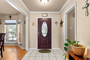 909 Queens Dr, New Braunfels, TX 78130 - Photo 5