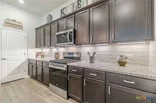 138 Harborside Dr, San Marcos, TX 78666 - Photo 11