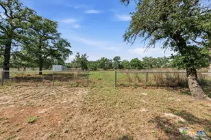 472 Hickory Forrest Dr, Seguin, TX 78155 - Photo 5