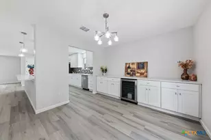 472 Hickory Forrest Dr, Seguin, TX 78155 - Photo 13