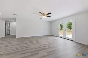472 Hickory Forrest Dr, Seguin, TX 78155 - Photo 17