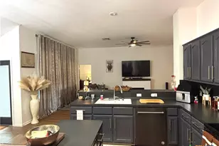 303 Arabian Dr, Victoria, TX 77904 - Photo 11