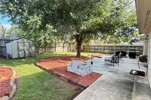 303 Arabian Dr, Victoria, TX 77904 - Photo 21
