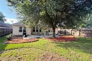 303 Arabian Dr, Victoria, TX 77904 - Photo 23