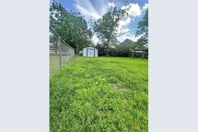 401 Walnut, Yoakum, TX 77954 - Photo 19