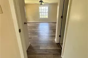401 Walnut, Yoakum, TX 77954 - Photo 5