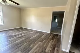 401 Walnut, Yoakum, TX 77954 - Photo 9