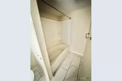 401 Walnut, Yoakum, TX 77954 - Photo 11