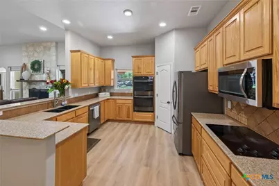 659 Winding View, New Braunfels, TX 78132 - Photo 7