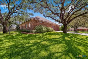 104 Trinity St, Yoakum, TX 77995 - Photo 41