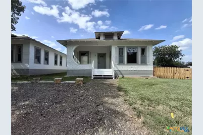 498 E Avenue R, Belton, TX 76513 - Photo 1