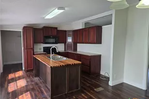 566 Gateway Cir, New Braunfels, TX 78130 - Photo 5