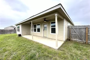 2700 La Mundial St, Seguin, TX 78155 - Photo 19