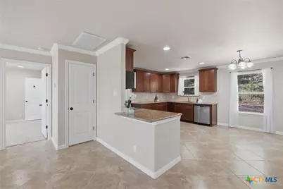 1427 Bonnyview Dr, Canyon Lake, TX 78133 - Photo 11