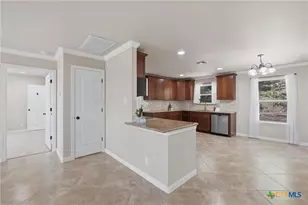 1427 Bonnyview Dr, Canyon Lake, TX 78133 - Photo 11