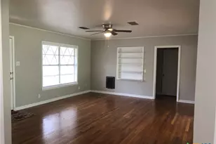 1175 Canyon Dr, New Braunfels, TX 78130 - Photo 5