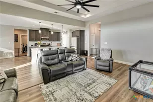 220 Whitetail Ln, Victoria, TX 77905 - Photo 5