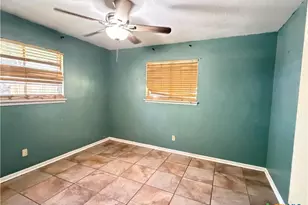 1195 Gay Meadow Ln, Goliad, TX 77963 - Photo 15