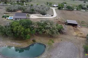 1370 E Ward St, Goliad, TX 77963 - Photo 7