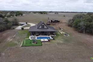 1370 E Ward St, Goliad, TX 77963 - Photo 3