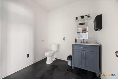 112 Gassaway, Lott, TX 76656 - Photo 13