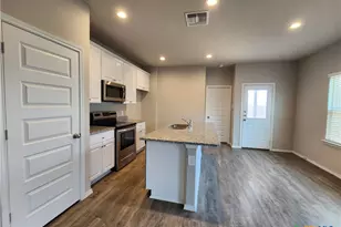 1137 Gracie Wy, New Braunfels, TX 78130 - Photo 7