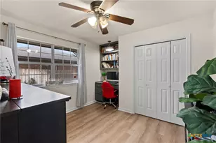920 Queens Dr, New Braunfels, TX 78130 - Photo 17