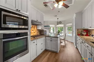 920 Queens Dr, New Braunfels, TX 78130 - Photo 15