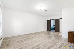 917 San Fernando Ln, New Braunfels, TX 78132 - Photo 9