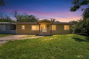 937 Anderson St, Seguin, TX 78155 - Photo 1