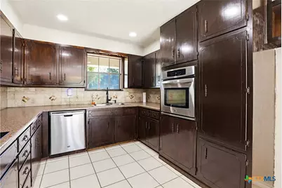 1350 Mary Preiss Drive, New Braunfels, TX 78132 - Photo 15