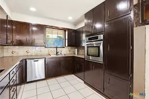 1350 Mary Preiss Dr, New Braunfels, TX 78132 - Photo 15