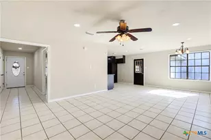 1350 Mary Preiss Dr, New Braunfels, TX 78132 - Photo 9