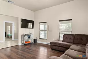 607 S Main St, Lampasas, TX 76550 - Photo 5