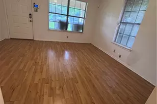 1301 N 10th St, Temple, TX 76501 - Photo 3