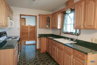 603 S Terry Street, Cuero, TX 77954 - Photo 7