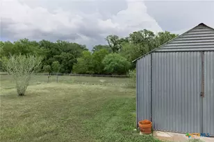 603 S Terry St, Cuero, TX 77954 - Photo 3